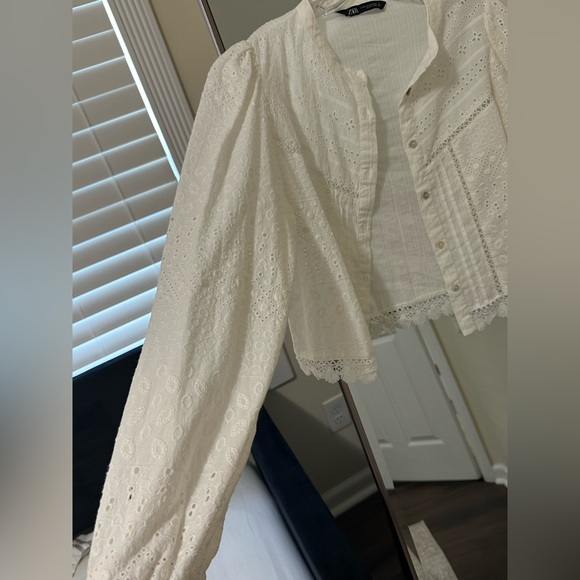 ZARA White Blouse with Buttons, Size M, Excellent Condition! - Picture 4 of 8